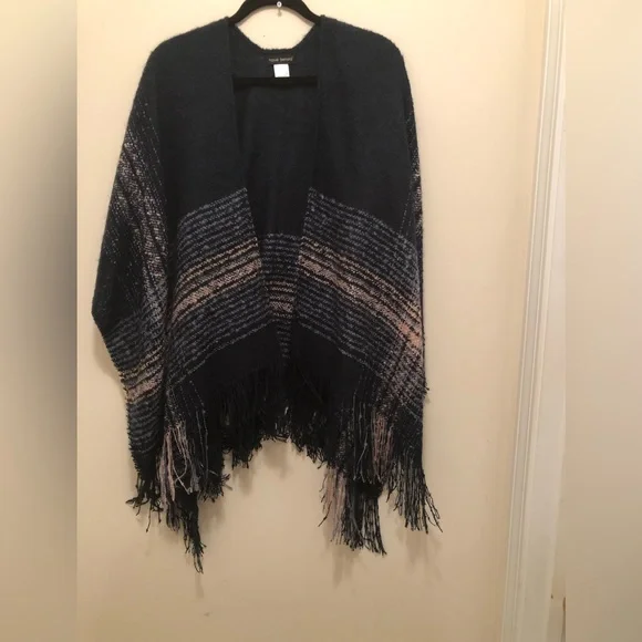 NWOT NAVY Ruana - Picture 4 of 6